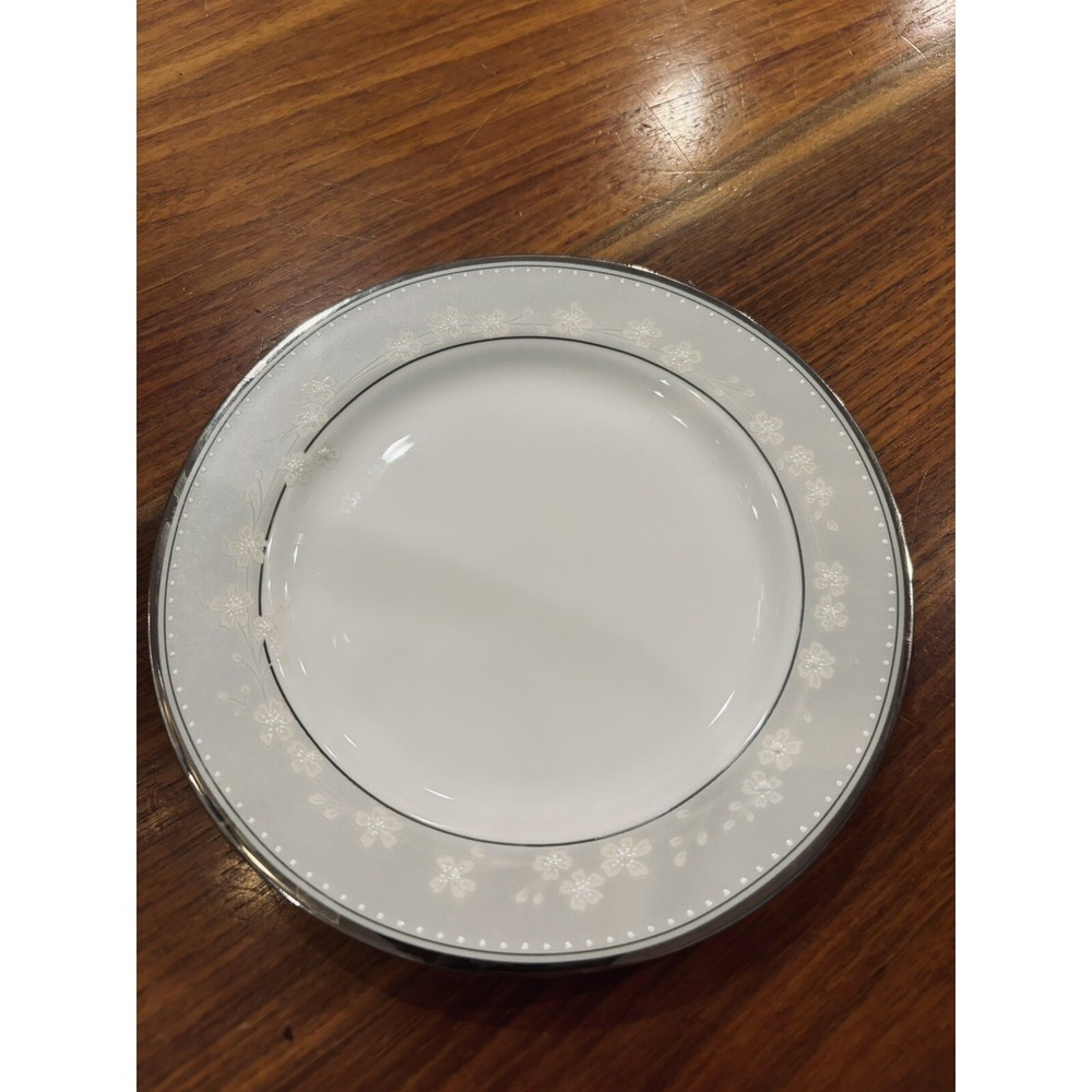 LENOX BELLINA - PLATINUM TRIM - BREAD & BUTTER PLATE 6 1/4" - 4 Available